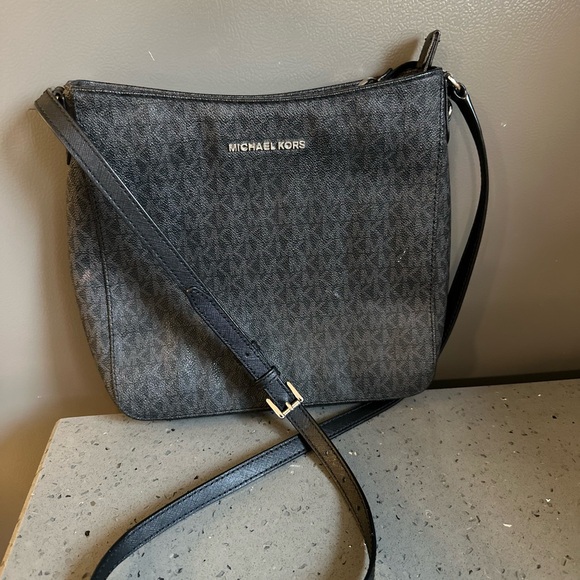 Michael Kors Handbag - Picture 3 of 3